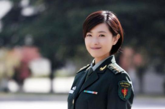 娱乐吃瓜酱火凤凰,娱乐吃瓜酱的传奇崛起之路  第2张